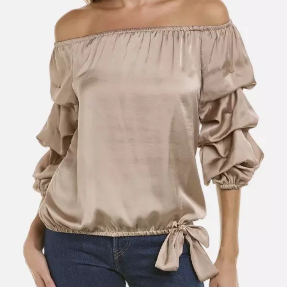 Vince Camuto Women's Champagne Off The Shoulder Pullover Blouse Top Size Small